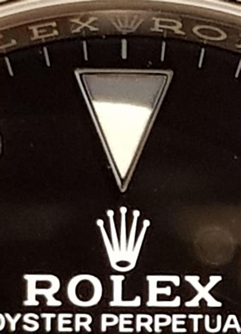 rolex rehaut misaligned